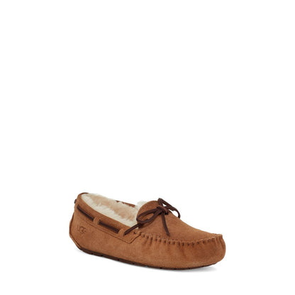 UGG Women's Dakota in Chestnut