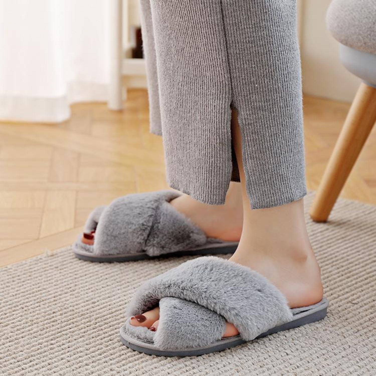 Grey fluffy discount slippers womens